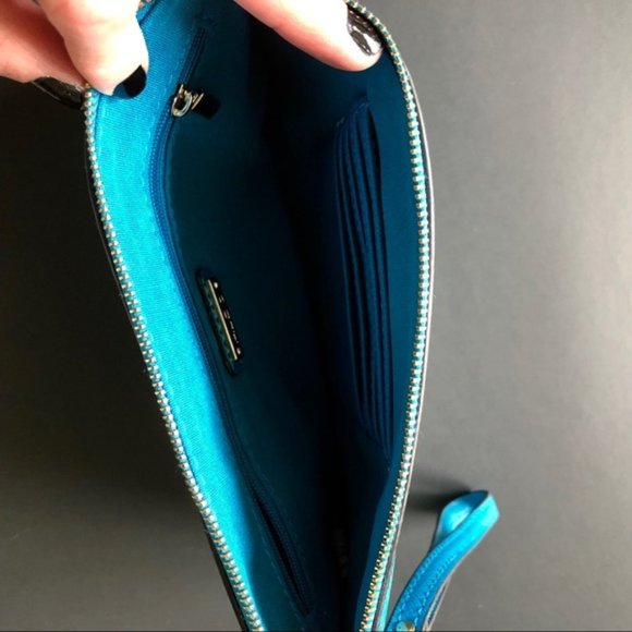 New ALDO Perforated Wristlet Clutch Cobalt Blue - Picture 6 of 7